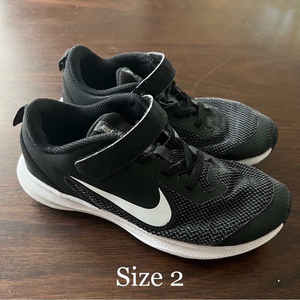 Boys size 2 shoe lot - Picture 3 of 7